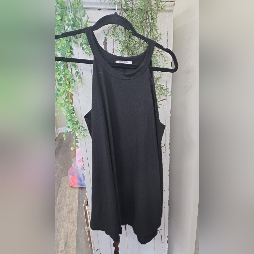 1X Zenana Outfitters Black Sleeveless Women's Top